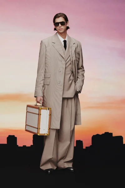 Look 3